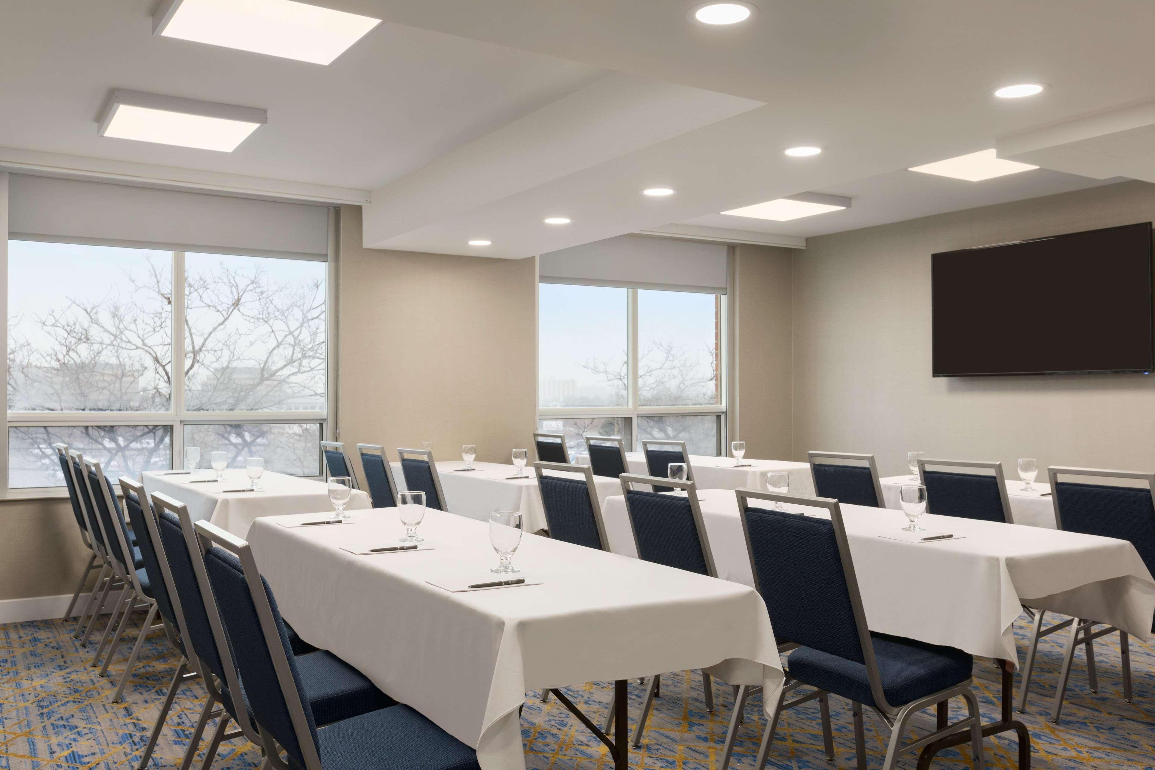 Embassy By Hilton Airport Hotel 4*